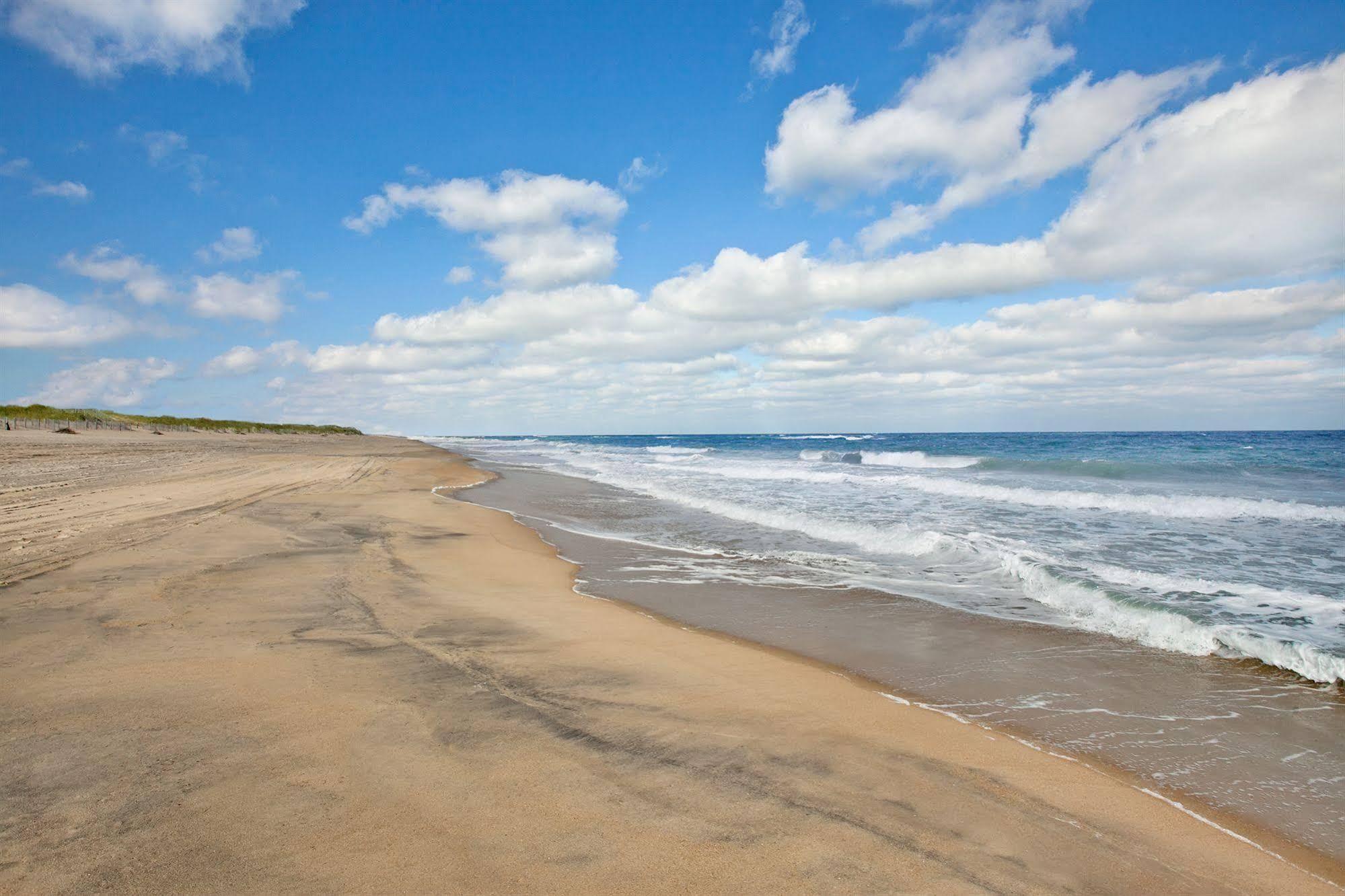 Days Inn By Wyndham Kill Devil Hills Oceanfront - Wilbur Kültér fotó