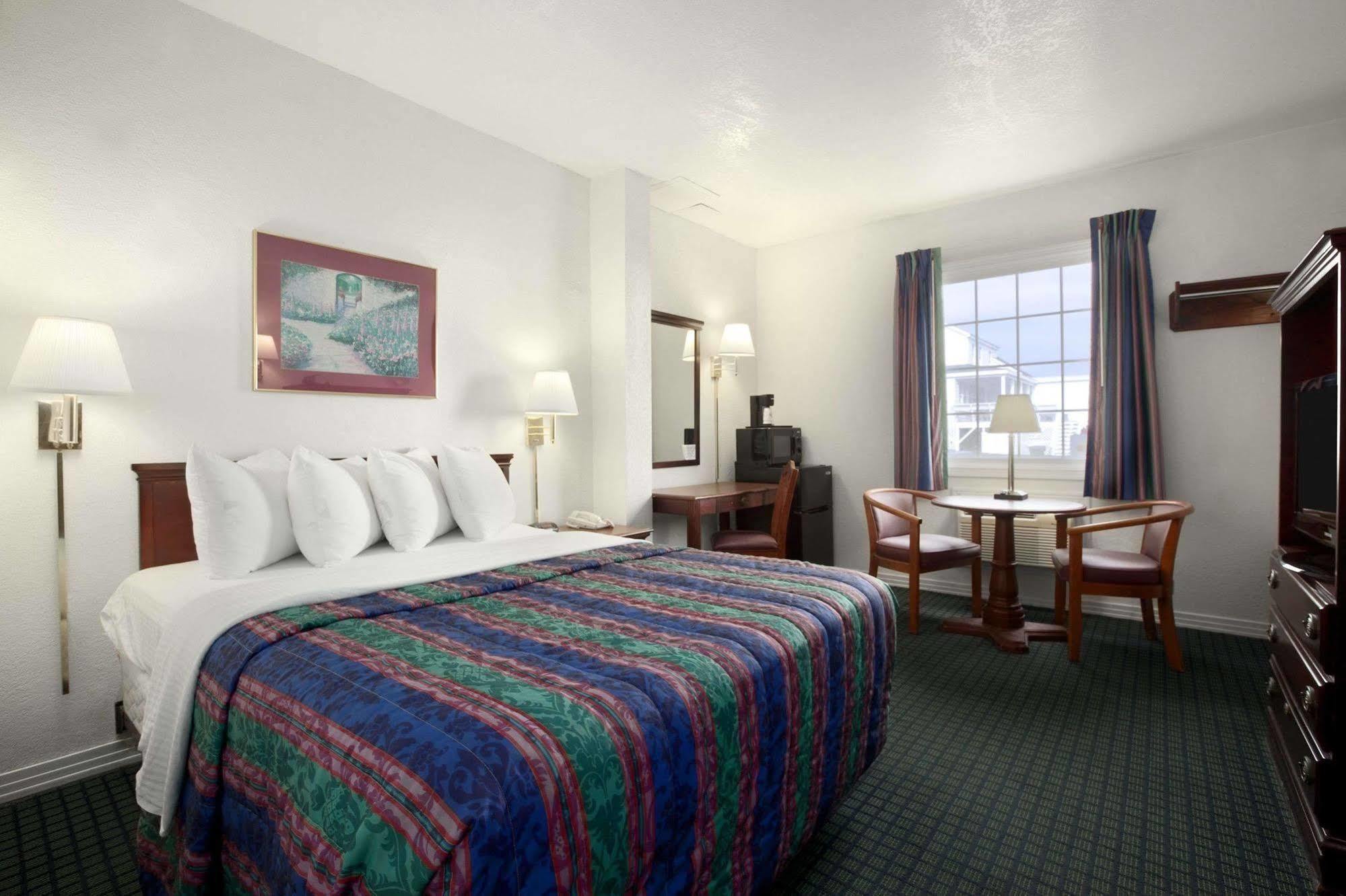 Days Inn By Wyndham Kill Devil Hills Oceanfront - Wilbur Kültér fotó
